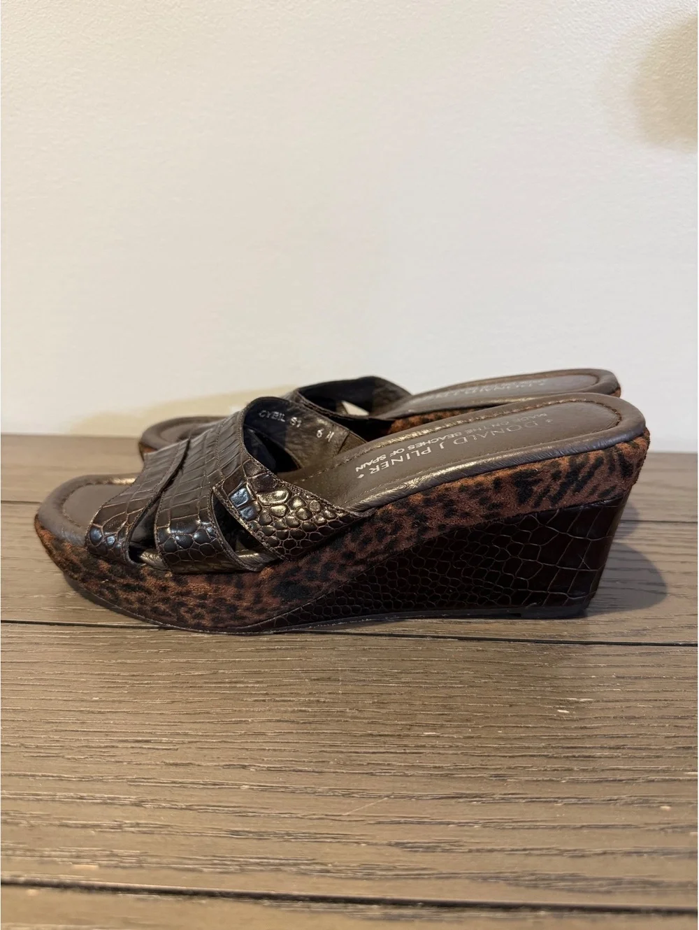 Donald J Pliner Brown Wedge Sandals Size 6